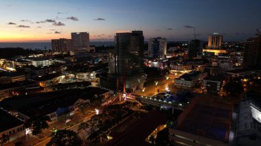Miri Şehri 'nin ünlü plajları, nehirleri, şehirleri ve manzaralı çevresiyle Landmark ve Turist Çekim alanları