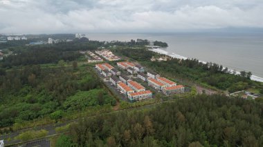 Miri Şehri 'nin ünlü plajları, nehirleri, şehirleri ve manzaralı çevresiyle Landmark ve Turist Çekim alanları