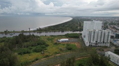 Miri Şehri 'nin ünlü plajları, nehirleri, şehirleri ve manzaralı çevresiyle Landmark ve Turist Çekim alanları