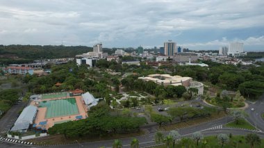 Miri Şehri 'nin ünlü plajları, nehirleri, şehirleri ve manzaralı çevresiyle Landmark ve Turist Çekim alanları