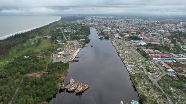 Miri Şehri 'nin ünlü plajları, nehirleri, şehirleri ve manzaralı çevresiyle Landmark ve Turist Çekim alanları