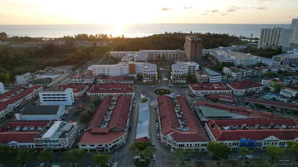 Miri Şehri 'nin ünlü plajları, nehirleri, şehirleri ve manzaralı çevresiyle Landmark ve Turist Çekim alanları