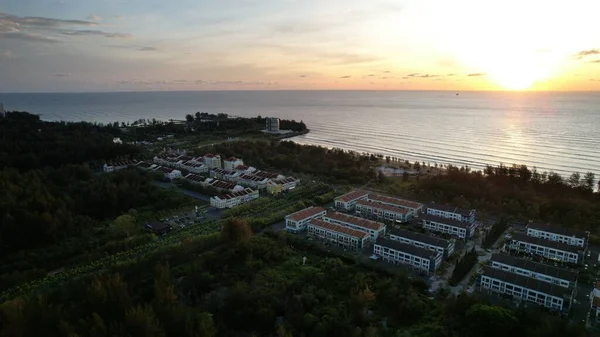 Miri Şehri 'nin ünlü plajları, nehirleri, şehirleri ve manzaralı çevresiyle Landmark ve Turist Çekim alanları