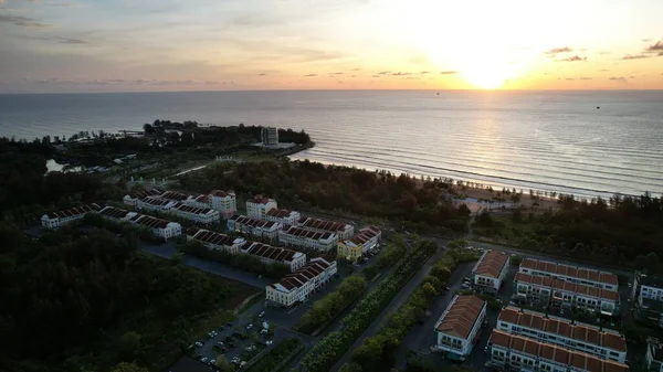 Miri Şehri 'nin ünlü plajları, nehirleri, şehirleri ve manzaralı çevresiyle Landmark ve Turist Çekim alanları