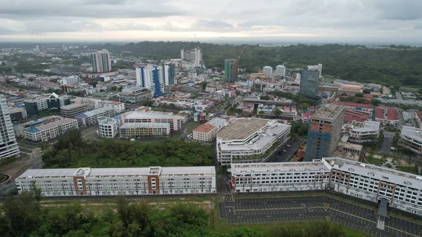 Miri Şehri 'nin ünlü plajları, nehirleri, şehirleri ve manzaralı çevresiyle Landmark ve Turist Çekim alanları