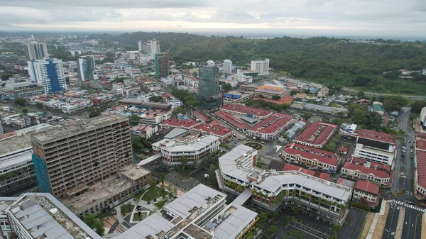 Miri Şehri 'nin ünlü plajları, nehirleri, şehirleri ve manzaralı çevresiyle Landmark ve Turist Çekim alanları