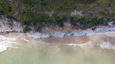 Miri Şehri 'nin ünlü plajları, nehirleri, şehirleri ve manzaralı çevresiyle Landmark ve Turist Çekim alanları