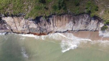 Miri Şehri 'nin ünlü plajları, nehirleri, şehirleri ve manzaralı çevresiyle Landmark ve Turist Çekim alanları