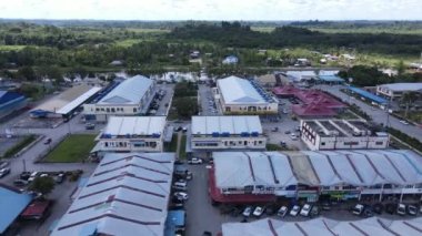 Miri Şehri 'nin ünlü plajları, nehirleri, şehirleri ve manzaralı çevresiyle Landmark ve Turist Çekim alanları