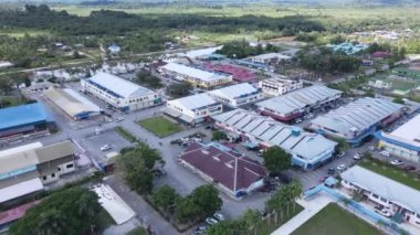 Miri Şehri 'nin ünlü plajları, nehirleri, şehirleri ve manzaralı çevresiyle Landmark ve Turist Çekim alanları