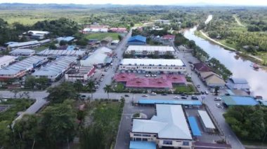 Miri Şehri 'nin ünlü plajları, nehirleri, şehirleri ve manzaralı çevresiyle Landmark ve Turist Çekim alanları