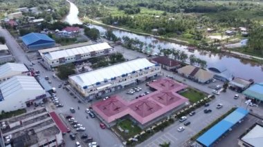 Miri Şehri 'nin ünlü plajları, nehirleri, şehirleri ve manzaralı çevresiyle Landmark ve Turist Çekim alanları