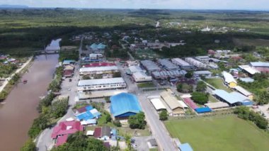 Miri Şehri 'nin ünlü plajları, nehirleri, şehirleri ve manzaralı çevresiyle Landmark ve Turist Çekim alanları