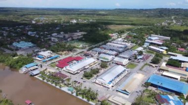 Miri Şehri 'nin ünlü plajları, nehirleri, şehirleri ve manzaralı çevresiyle Landmark ve Turist Çekim alanları
