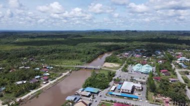 Miri Şehri 'nin ünlü plajları, nehirleri, şehirleri ve manzaralı çevresiyle Landmark ve Turist Çekim alanları