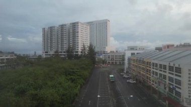 Miri Şehri 'nin ünlü plajları, nehirleri, şehirleri ve manzaralı çevresiyle Landmark ve Turist Çekim alanları