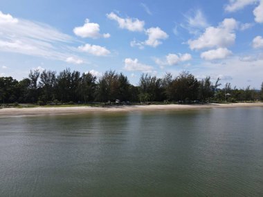 Miri Şehri 'nin ünlü plajları, nehirleri, şehirleri ve manzaralı çevresiyle Landmark ve Turist Çekim alanları