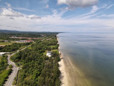 Miri Şehri 'nin ünlü plajları, nehirleri, şehirleri ve manzaralı çevresiyle Landmark ve Turist Çekim alanları