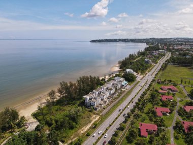 Miri Şehri 'nin ünlü plajları, nehirleri, şehirleri ve manzaralı çevresiyle Landmark ve Turist Çekim alanları