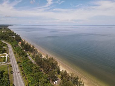 Miri Şehri 'nin ünlü plajları, nehirleri, şehirleri ve manzaralı çevresiyle Landmark ve Turist Çekim alanları