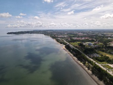 Miri Şehri 'nin ünlü plajları, nehirleri, şehirleri ve manzaralı çevresiyle Landmark ve Turist Çekim alanları