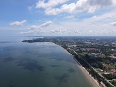 Miri Şehri 'nin ünlü plajları, nehirleri, şehirleri ve manzaralı çevresiyle Landmark ve Turist Çekim alanları
