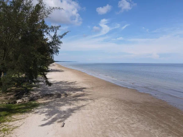Miri Şehri 'nin ünlü plajları, nehirleri, şehirleri ve manzaralı çevresiyle Landmark ve Turist Çekim alanları