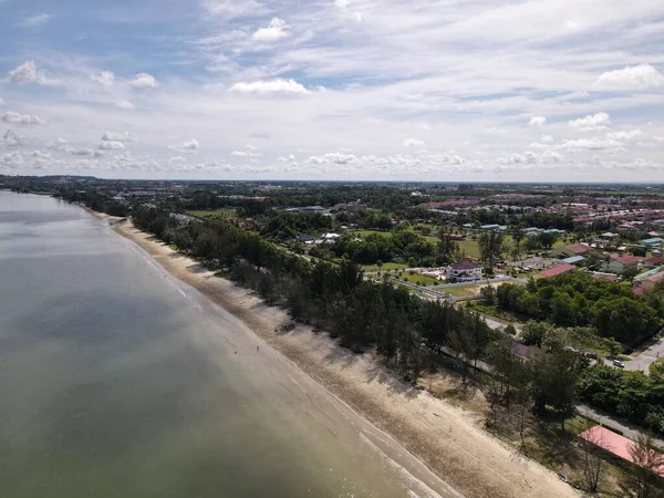 Miri Şehri 'nin ünlü plajları, nehirleri, şehirleri ve manzaralı çevresiyle Landmark ve Turist Çekim alanları