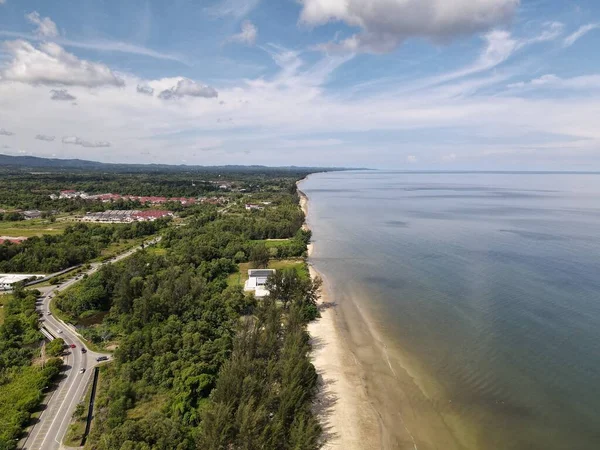 Miri Şehri 'nin ünlü plajları, nehirleri, şehirleri ve manzaralı çevresiyle Landmark ve Turist Çekim alanları