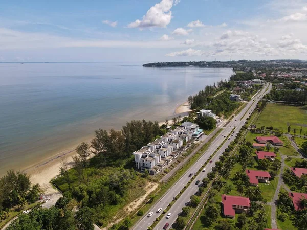 Miri Şehri 'nin ünlü plajları, nehirleri, şehirleri ve manzaralı çevresiyle Landmark ve Turist Çekim alanları