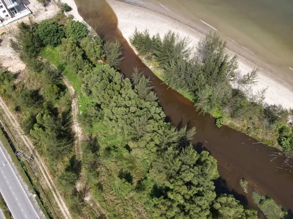 Miri Şehri 'nin ünlü plajları, nehirleri, şehirleri ve manzaralı çevresiyle Landmark ve Turist Çekim alanları