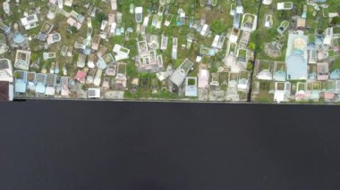 Miri Şehri 'nin ünlü plajları, nehirleri, şehirleri ve manzaralı çevresiyle Landmark ve Turist Çekim alanları