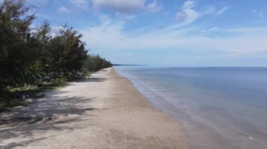 Miri Şehri 'nin ünlü plajları, nehirleri, şehirleri ve manzaralı çevresiyle Landmark ve Turist Çekim alanları