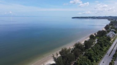 Miri Şehri 'nin ünlü plajları, nehirleri, şehirleri ve manzaralı çevresiyle Landmark ve Turist Çekim alanları