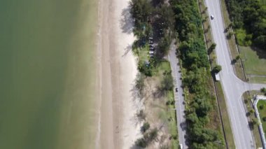 Miri Şehri 'nin ünlü plajları, nehirleri, şehirleri ve manzaralı çevresiyle Landmark ve Turist Çekim alanları