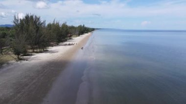 Miri Şehri 'nin ünlü plajları, nehirleri, şehirleri ve manzaralı çevresiyle Landmark ve Turist Çekim alanları