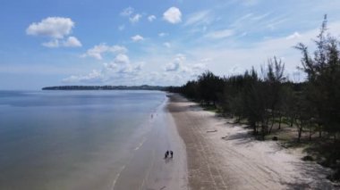 Miri Şehri 'nin ünlü plajları, nehirleri, şehirleri ve manzaralı çevresiyle Landmark ve Turist Çekim alanları