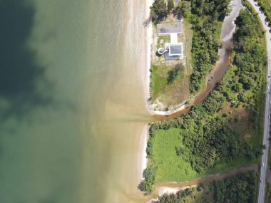 Miri Şehri 'nin ünlü plajları, nehirleri, şehirleri ve manzaralı çevresiyle Landmark ve Turist Çekim alanları