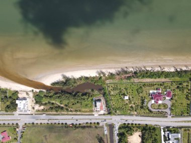 Miri Şehri 'nin ünlü plajları, nehirleri, şehirleri ve manzaralı çevresiyle Landmark ve Turist Çekim alanları