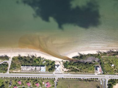 Miri Şehri 'nin ünlü plajları, nehirleri, şehirleri ve manzaralı çevresiyle Landmark ve Turist Çekim alanları