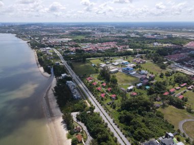 Miri Şehri 'nin ünlü plajları, nehirleri, şehirleri ve manzaralı çevresiyle Landmark ve Turist Çekim alanları