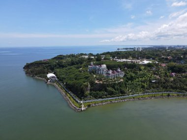 Miri Şehri 'nin ünlü plajları, nehirleri, şehirleri ve manzaralı çevresiyle Landmark ve Turist Çekim alanları