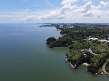 Miri Şehri 'nin ünlü plajları, nehirleri, şehirleri ve manzaralı çevresiyle Landmark ve Turist Çekim alanları