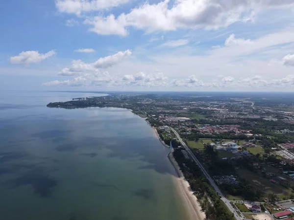 Miri Şehri 'nin ünlü plajları, nehirleri, şehirleri ve manzaralı çevresiyle Landmark ve Turist Çekim alanları