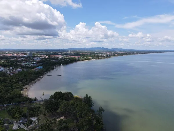 Miri Şehri 'nin ünlü plajları, nehirleri, şehirleri ve manzaralı çevresiyle Landmark ve Turist Çekim alanları