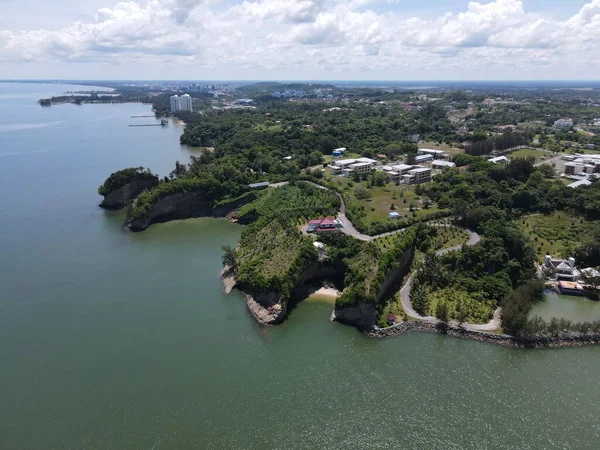 Miri Şehri 'nin ünlü plajları, nehirleri, şehirleri ve manzaralı çevresiyle Landmark ve Turist Çekim alanları