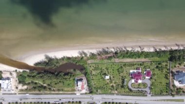 Miri Şehri 'nin ünlü plajları, nehirleri, şehirleri ve manzaralı çevresiyle Landmark ve Turist Çekim alanları