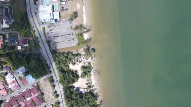 Miri Şehri 'nin ünlü plajları, nehirleri, şehirleri ve manzaralı çevresiyle Landmark ve Turist Çekim alanları