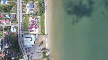 Miri Şehri 'nin ünlü plajları, nehirleri, şehirleri ve manzaralı çevresiyle Landmark ve Turist Çekim alanları