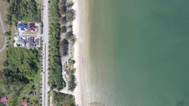 Miri Şehri 'nin ünlü plajları, nehirleri, şehirleri ve manzaralı çevresiyle Landmark ve Turist Çekim alanları